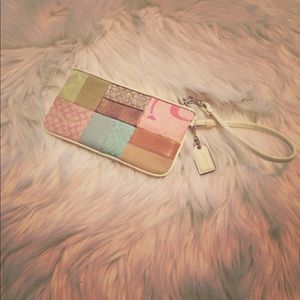 *1 DAY COACH SALE,ALL COACH MUST GO*Coach wristlet